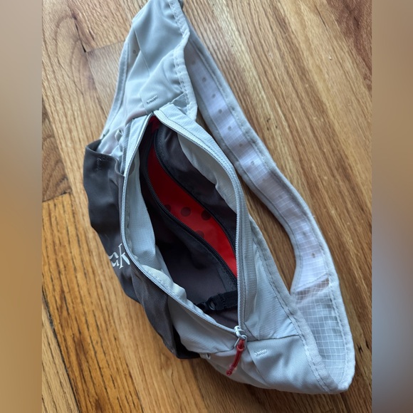 Rab Veil 1L Lightweight Belt Pack - Picture 4 of 5